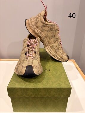 Gucci Sneakers
